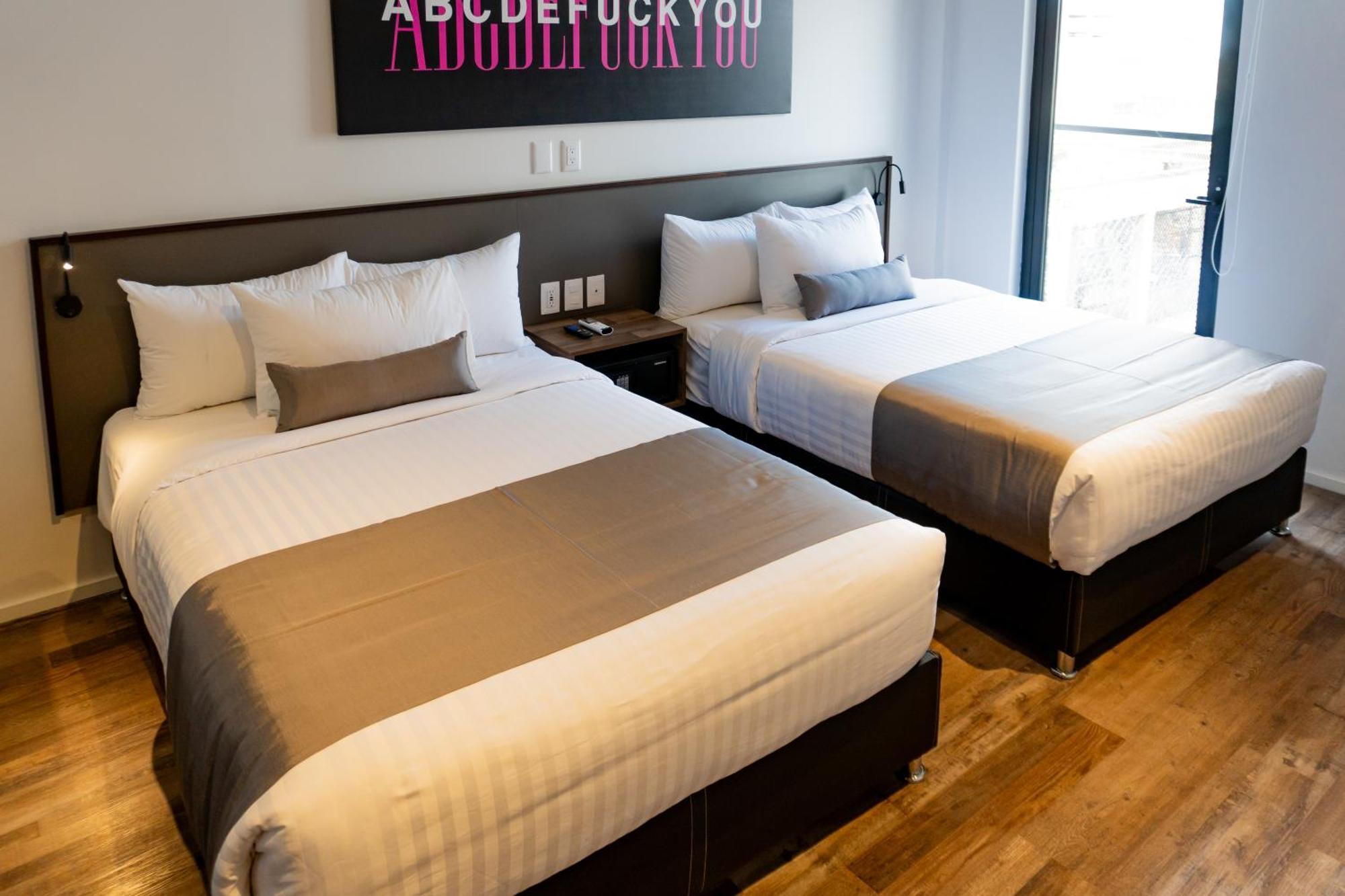 Alt Urbana Hotel Leon Room photo